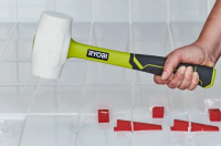 Ryobi RHHM450W Gumová palička 450 g, biela